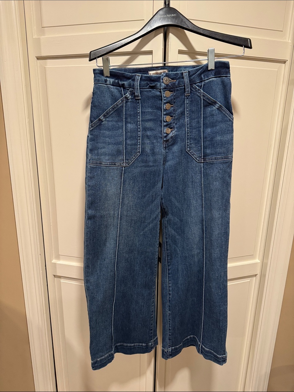 Kut from the Kloth Meg High Rise Medium Blue Wide-Leg Button-Front Jeans - Picture 6 of 6